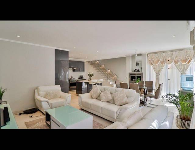4 BEDROOM CLUSTER FOR SALE IN BRYANSTON